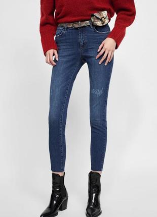 Базовые джинсы zara, рваный низ, 36р оригинал, испания3 фото