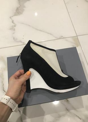 Туфлі fendi на платформі з відкритим носиком4 фото