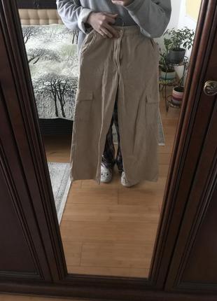 Шикарные карго джинсы бежевые pull & bear