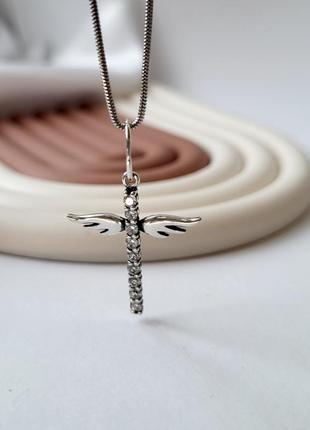 Серебряный прямой крестик крест и крылья ангела с белыми камнями чорненне серебро 925 пробы 3511 1.70г3 фото