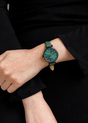 Женские часы curren grass, зеленый ремешок, кварцевый механизм, минеральное стекло, device clock7 фото