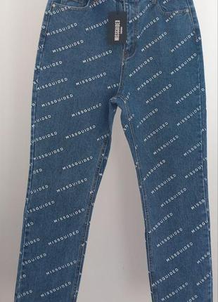 Голубые джинсы с надписями missguided. высокая посадка.2 фото