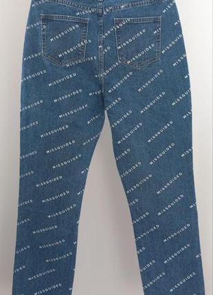 Голубые джинсы с надписями missguided. высокая посадка.3 фото