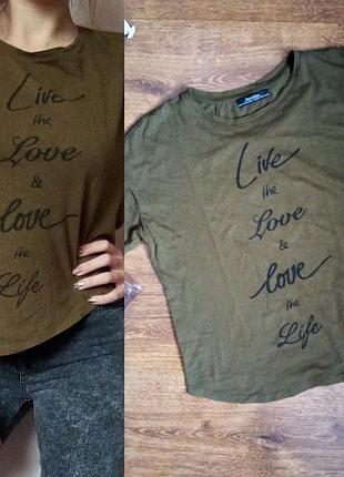 Футболка bershka/ хаки/ укороченая/ с надписью