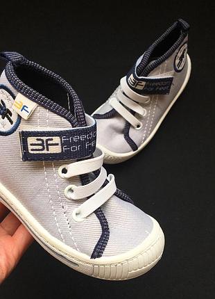 Текстильні кеди