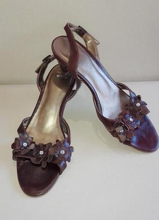 Босоніжки шкіра per una