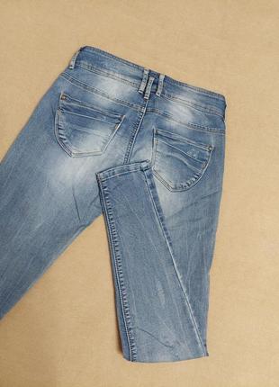 Лёгкие джинсы с 2 пуговичками джинсовые штаны на низкой посадке варенки4 фото