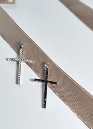 Серебряный прямой крестик крест с белыми камнями серебро 925 пробы родированное 991  0.89г8 фото