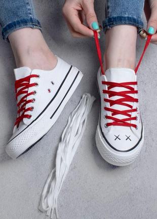 Стильні білі кросівки модні кеди