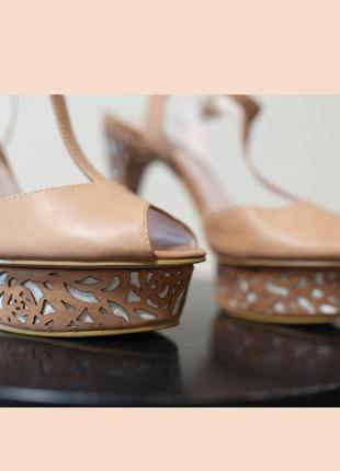 Kurt geiger босоніжки шкіряні