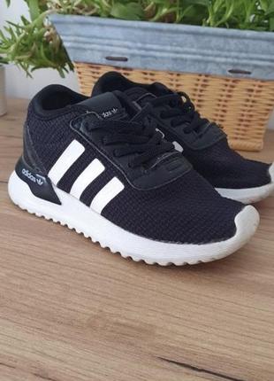 Кросівки adidas розмір23