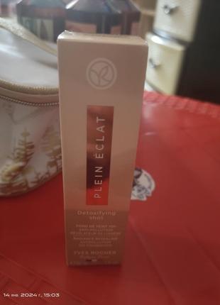 Ив роше тональная основа беж 150