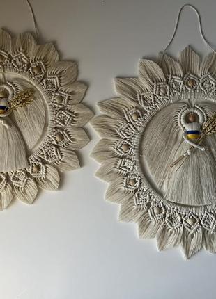 Ангел макраме в плетённом кольце