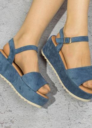 Стильные синие замшевые босоножки сандалии на платформе модные1 фото