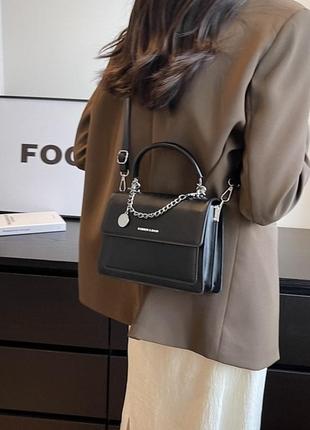 Женская классическая сумка 10210 кросс-боди на ремешке через плечо черная6 фото