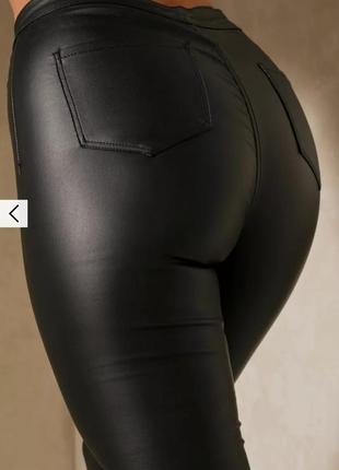 Черные джинсы скинни с напылением под кожу на plus size3 фото