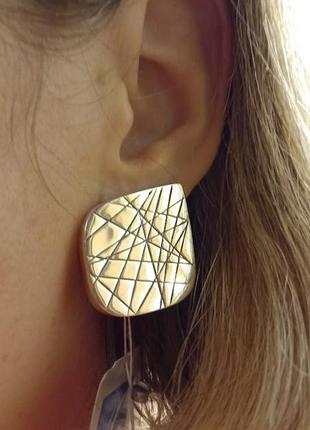 Серебряные серьги  от хартов без вставок
