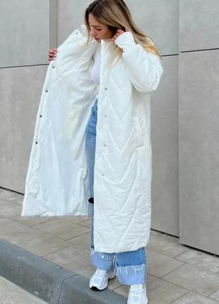 Куртка жіноча подовжена із сумкою біла бежева8 фото