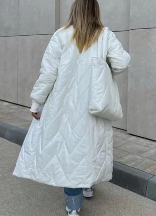 Куртка жіноча подовжена із сумкою біла бежева7 фото