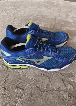 Кроссовки mizuno