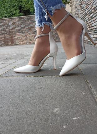 Белые женские туфли2 фото