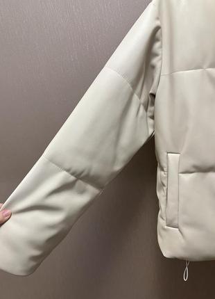 Базовая зимняя куртка из экокожи stradivarius, zara, mango6 фото