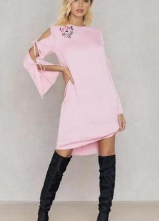 Гарна сукня, рукав зав'язується