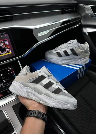 Кроссовки adidas