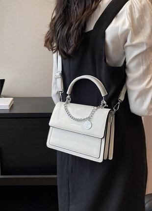 Женская классическая сумка 10210 кросс-боди на ремешке через плечо белая7 фото