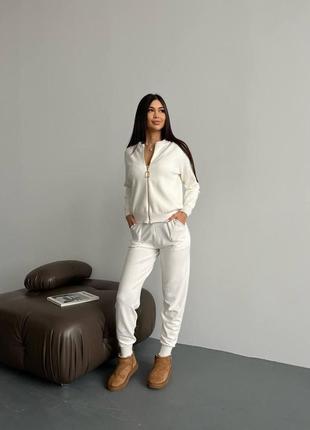 Костюм - тройка, цвета в наличии