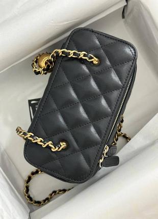 Женская черная кожаная сумка chanel vanity case с золотой цепочкой и логотипом стеганая мини-сумка ш8 фото