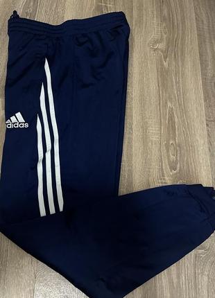 Оригінальні спортивні штани adidas