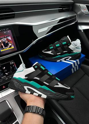 Кроссовки adidas