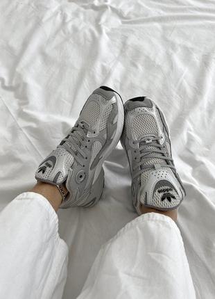 Неймовірні жіночі кросівки adidas astir grey silver сірі5 фото