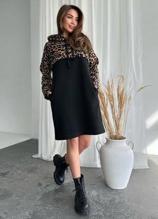 Черное теплое платье с леопардовой вставкой1 фото