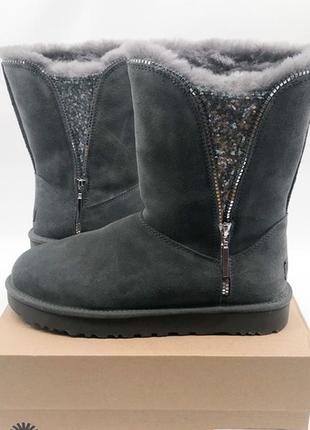 Ugg  classic zip boot 1103764. цвет black. размер 8 us10 фото