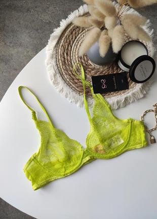 Сексуальний бюст від бренду hunkemoller