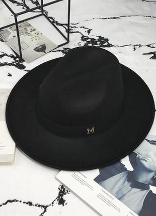 Женская фетровая шляпа федора с устойчивыми полями и лентой черная1 фото