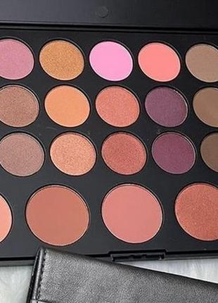 Палитра теней и румян coastal scents 26 shadow blush palette