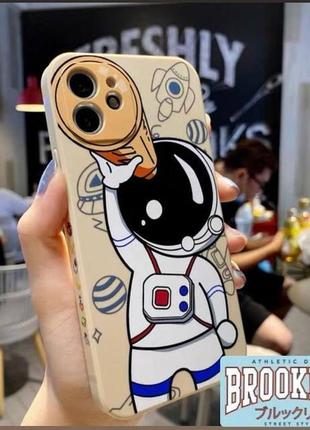 Чехол для iphone 12 pro max з космонавтом – оригінальний, креативний та якісний