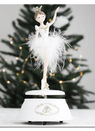 Керамическая новогодняя декоративная статуэтка "танцююча балерина", біла, 24 см, декор на новый год