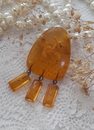 Медовая хурма брошь ссср пластик иммитация янтаря с подвесками