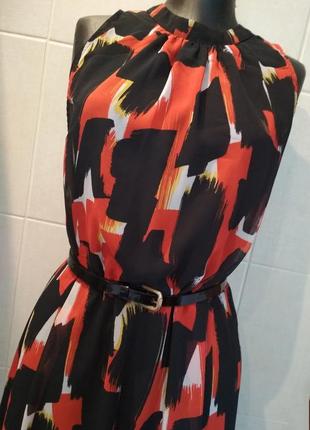 Красивое яркое платье tu.