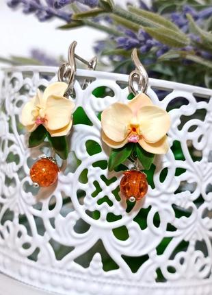 🌿чарівні сережки з квітами орхідеї 🪻(ручна робота)3 фото