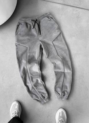 Стильные брюки с светло-отражающей лентой