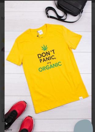 Стильная желтая мужская футболка с рисунком принтом надписью модная