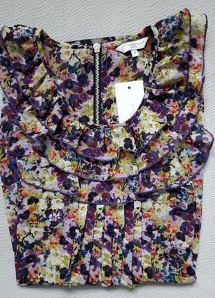 Нарядна блузка безрукавка з рюшами ззаду на блискавки в квітковий принт new look9 фото