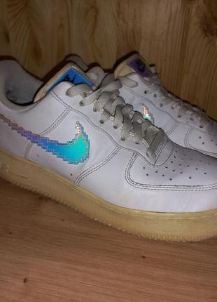 Чоловічі кросівки nike air force 1 low iridescent pixel white multicolor cv1699-100, розмір 9