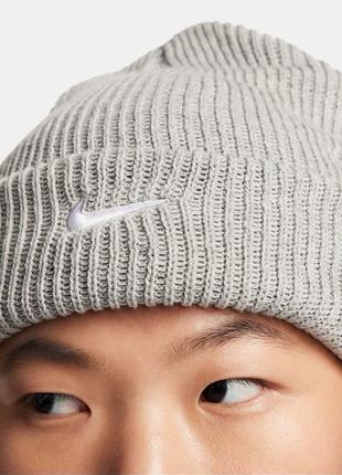 Шапка nike peak beanie grey fb6529-063 misc3 фото