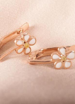 Детские серьги ромашки из красного золота с эмалью